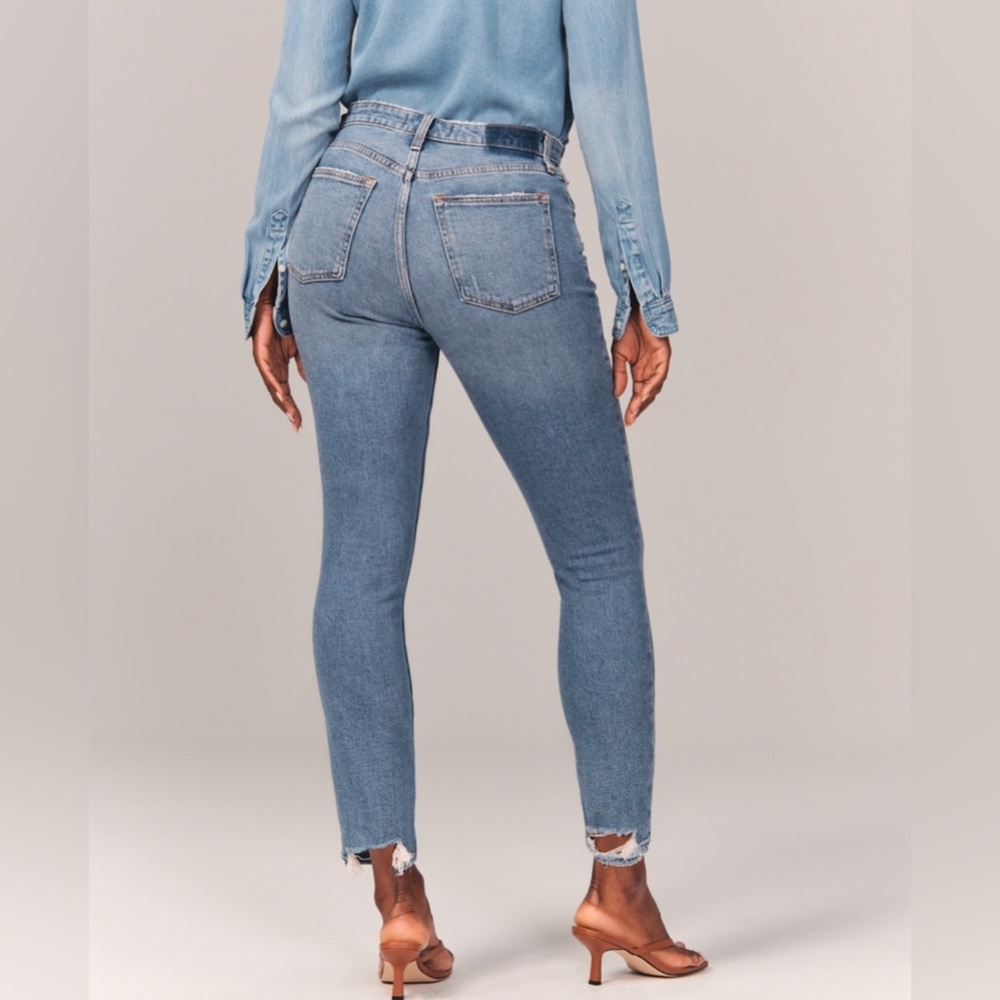 Abercrombie & Fitch High Rise Skinny Jean 25 short
